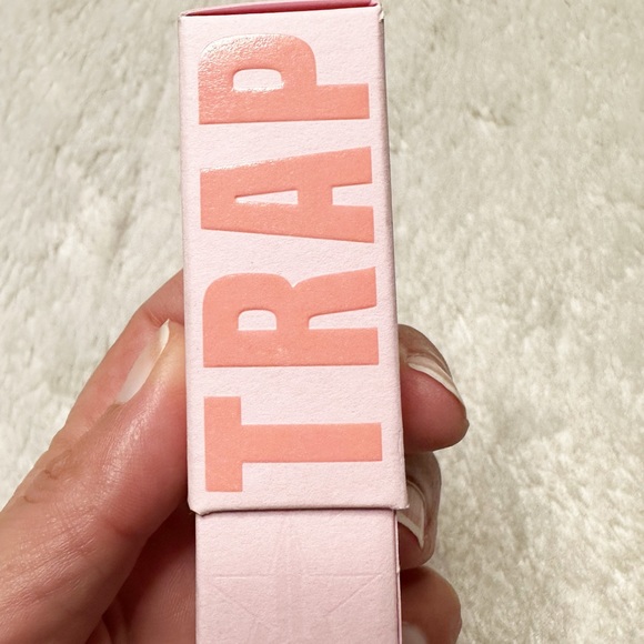 NIB Jeffree Star Velvet Trap Lipstick in Celebrity Skin OG Full Size 4g - Picture 9 of 12